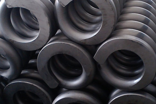 振動(dòng)輸送機(jī)檢修中，對(duì)于彈簧的重要性